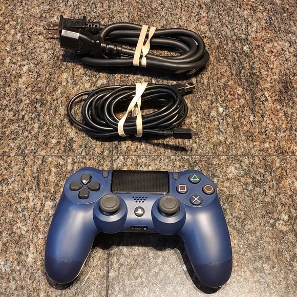 Playstation 4 Pro Console Used and Games - Picture 2 of 7